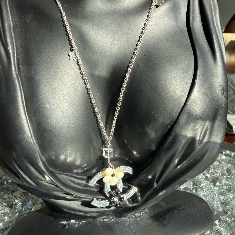CHANEL Silver and Black Pendant Necklace - Picture 7 of 9